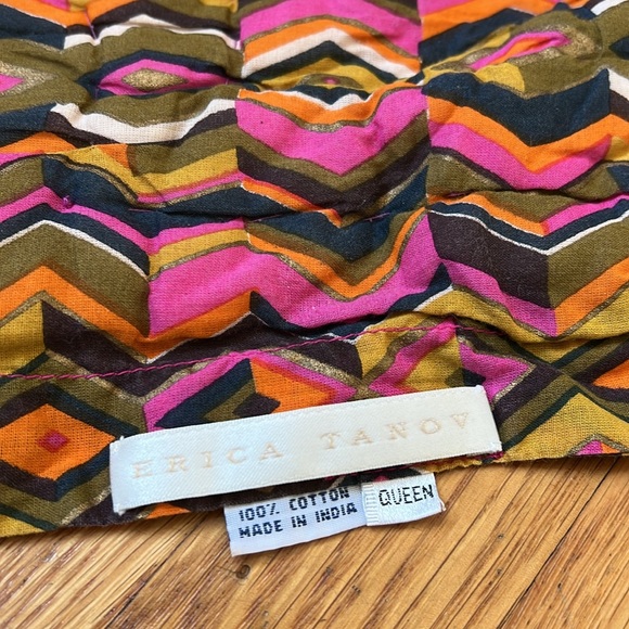 Erica Tanov Queen Quilt & 2 King Pillow Cases & 2 Throw Pillows Echoed Zig Zag - Picture 5 of 12